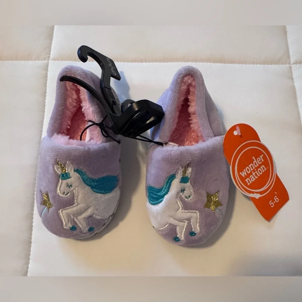 Wonder Nation Toddler Girls Purple Unicorn Slippers Size 5/6 NEW
